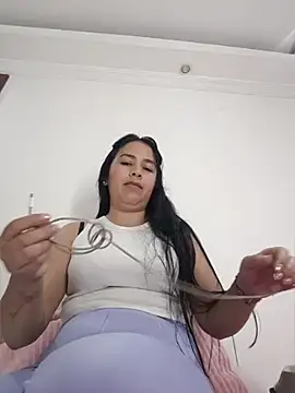 Snapshot of Karla__Morrison chatting on May 6, 2026, 12:25 am Karla Morrison online show from May 6, 2026, 12:25 am
