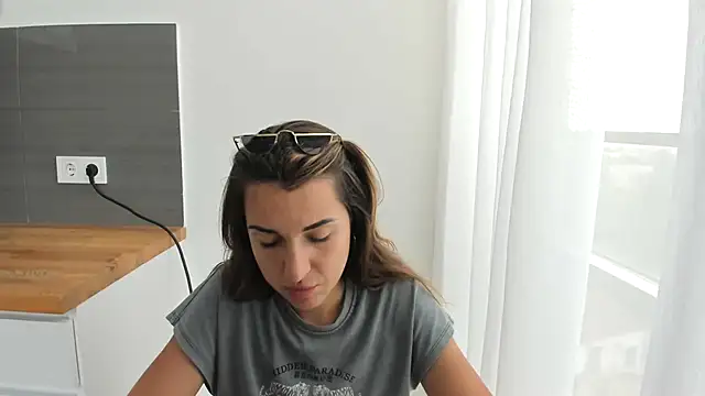 summmmersky1 online show from June 30, 2026, 10:37 am