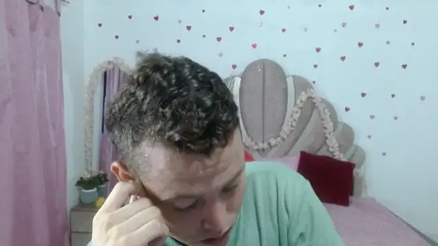 Snapshot of sven_fox723 chatting on June 12, 2026, 12:58 pm sven fox723 online show from June 12, 2026, 12:58 pm