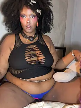 Snapshot of juicy_janet chatting on July 11, 2026, 2:45 am juicy janet online show from July 11, 2026, 2:45 am