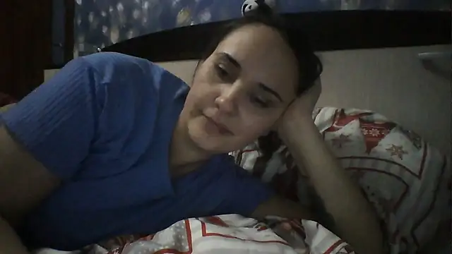 Snapshot of Alisa07qw chatting on April 6, 2026, 2:51 pm Alisa07qw online show from April 6, 2026, 2:51 pm