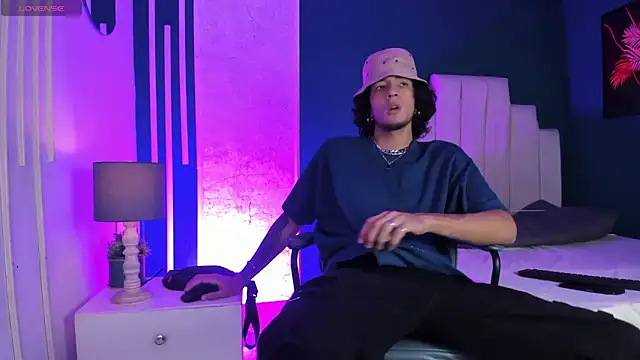 Skinny Mac online show from May 1, 2026, 1:27 pm