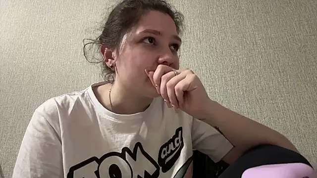 Emmiebutwihu online show from April 15, 2026, 11:27 am