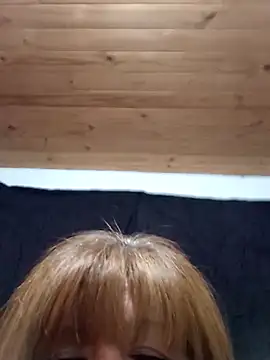 luanacurvy online show from May 4, 2026, 9:06 pm