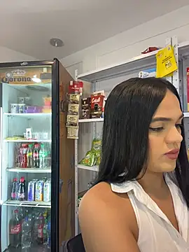 Snapshot of Bella-Ferrer chatting on August 2, 2026, 12:09 am Bella-Ferrer online show from August 2, 2026, 12:09 am