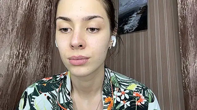 AylaLust online show from April 19, 2026, 1:23 pm