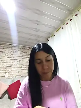 Camillemonroe  online show from April 13, 2026, 9:24 am