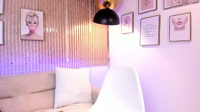 Zoey monroe online show from April 9, 2026, 12:33 pm