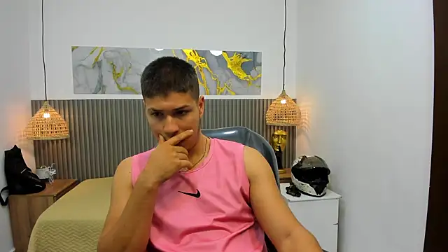 AlessandroFranco online show from June 18, 2026, 1:27 pm