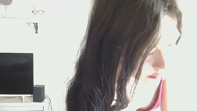 Snapshot of SaltedCaramely chatting on June 17, 2026, 9:52 am SaltedCaramely online show from June 17, 2026, 9:52 am