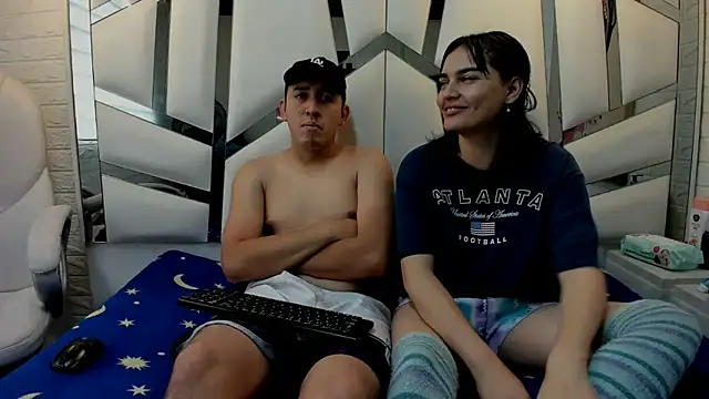 Snapshot of Alaia_Blosson chatting on March 31, 2026, 1:35 pm Alaia Blosson online show from March 31, 2026, 1:35 pm