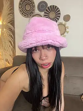 Snapshot of Queen_Chanel_XXX chatting on May 10, 2026, 8:22 pm Queen Chanel XXX online show from May 10, 2026, 8:22 pm