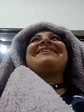 Liily Foxxy online show from April 5, 2026, 10:44 am