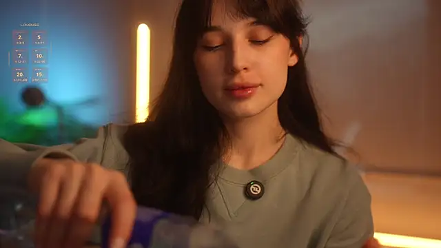 horneyjozy online show from March 26, 2026, 4:38 pm