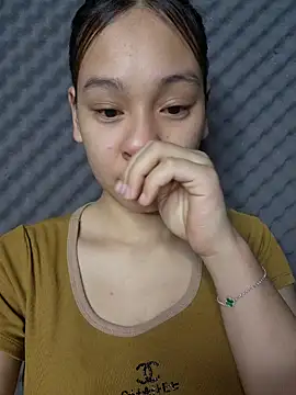 -Hicici- online show from April 4, 2026, 1:01 am