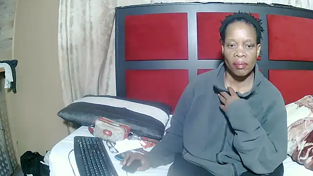 Snapshot of JoycyQueen chatting on June 19, 2026, 11:20 pm JoycyQueen online show from June 19, 2026, 11:20 pm