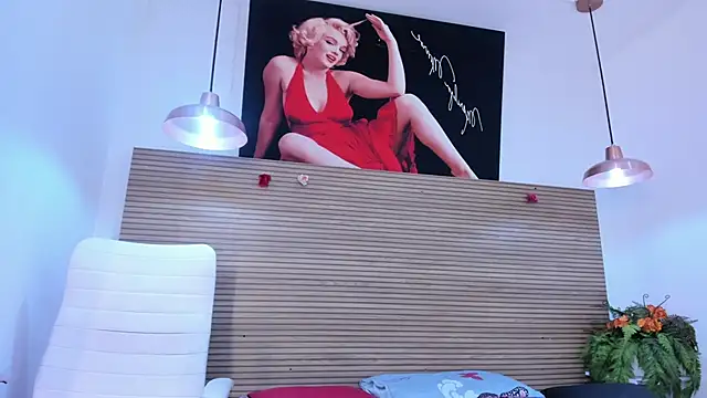 layla  smith online show from March 17, 2026, 8:01 pm