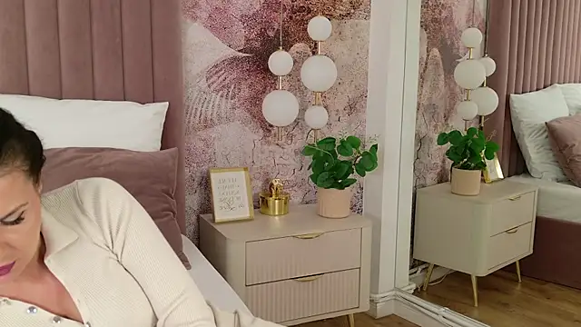 AnneRey online show from April 15, 2026, 3:34 am