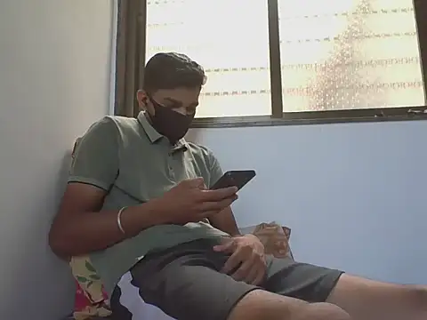 Roy3 2 online show from April 7, 2026, 6:59 am