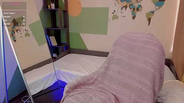 Pretty Victoria online show from April 6, 2026, 6:36 am