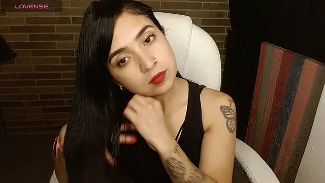 sweet-little online show from April 21, 2026, 2:51 am