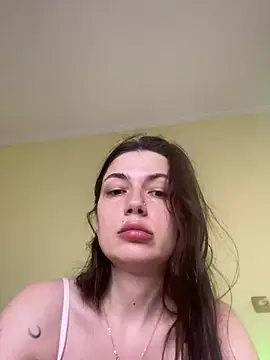 Snapshot of Cutee_Erika chatting on June 11, 2026, 12:35 pm Cutee Erika online show from June 11, 2026, 12:35 pm