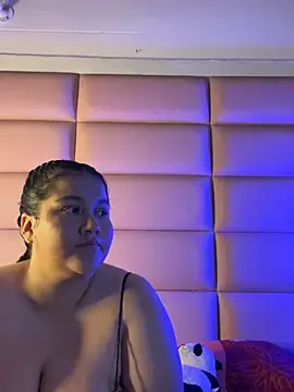 AmaranttayLunay online show from April 11, 2026, 8:01 pm