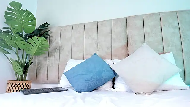 AgathaSavage online show from April 24, 2026, 3:08 am