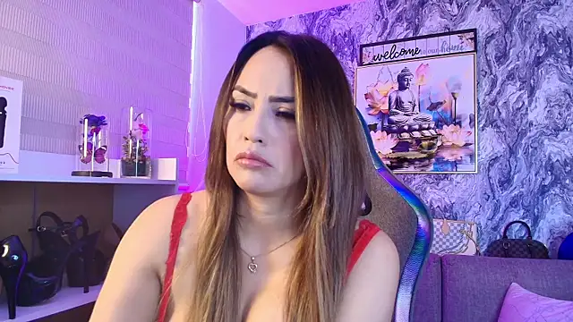 Katalina Alvarezz online show from April 20, 2026, 3:57 pm