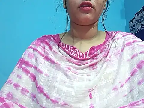 Snapshot of Emma_4433 chatting on May 16, 2026, 5:34 pm Emma 4433 online show from May 16, 2026, 5:34 pm