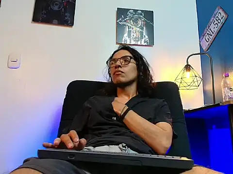 Enzo jagger online show from March 13, 2026, 8:03 pm