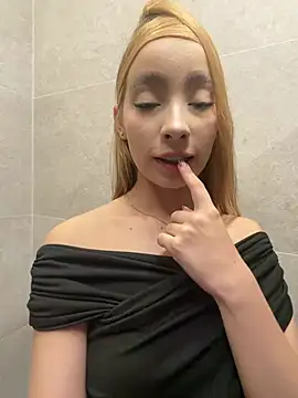 Isabella gaviria online show from April 3, 2026, 1:34 am