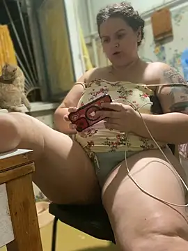 Snapshot of Nenssy555 chatting on August 3, 2026, 7:20 pm Nenssy555 online show from August 3, 2026, 7:20 pm
