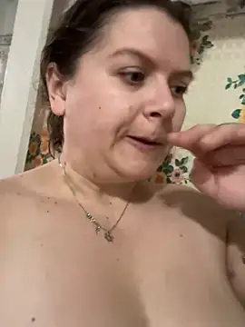 Nenssy555 online show from April 20, 2026, 5:36 pm