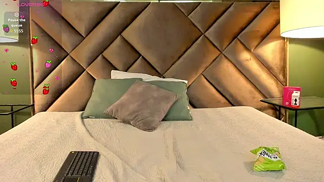Snapshot of Rache_Roth chatting on July 1, 2026, 10:21 pm Rache Roth online show from July 1, 2026, 10:21 pm