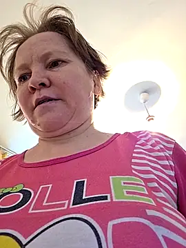 Snapshot of _LOLA-LOLA_ chatting on April 22, 2026, 8:21 am LOLA-LOLA online show from April 22, 2026, 8:21 am