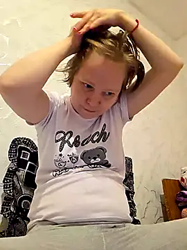 Snapshot of _LOLA-LOLA_ chatting on April 11, 2026, 4:10 pm LOLA-LOLA online show from April 11, 2026, 4:10 pm