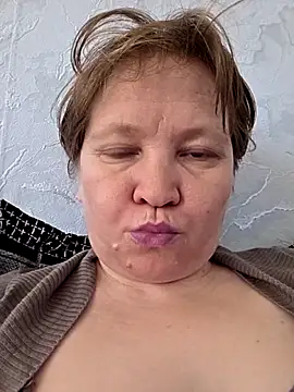 Snapshot of _LOLA-LOLA_ chatting on May 3, 2026, 9:25 am LOLA-LOLA online show from May 3, 2026, 9:25 am