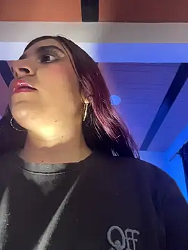 Nahomy-Benett online show from March 13, 2026, 12:10 pm