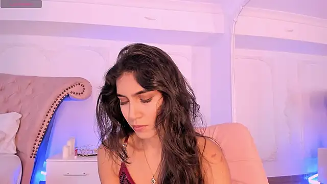 LucianaBlanco  online show from May 28, 2026, 8:48 pm
