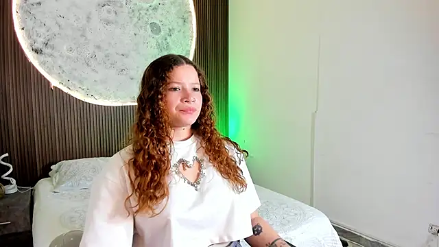 Snapshot of AphroditeSweett chatting on May 31, 2026, 9:04 pm AphroditeSweett online show from May 31, 2026, 9:04 pm