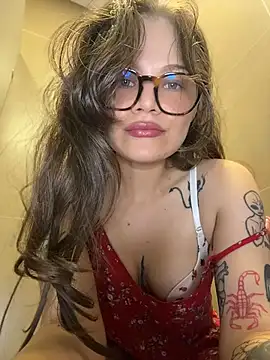 Snapshot of Tallulah_Kinky chatting on July 8, 2026, 6:08 pm Tallulah Kinky online show from July 8, 2026, 6:08 pm
