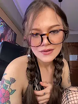 Snapshot of Tallulah_Kinky chatting on April 10, 2026, 8:49 pm Tallulah Kinky online show from April 10, 2026, 8:49 pm