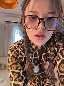 Snapshot of Tallulah_Kinky chatting on April 30, 2026, 8:57 pm Tallulah Kinky online show from April 30, 2026, 8:57 pm