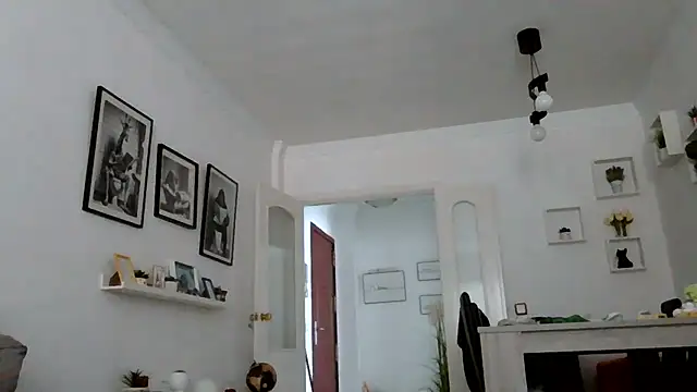 Snapshot of yanick931 chatting on June 7, 2026, 10:42 am yanick931 online show from June 7, 2026, 10:42 am