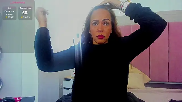 Snapshot of Helenn_Moore chatting on June 11, 2026, 12:13 pm Helenn Moore online show from June 11, 2026, 12:13 pm