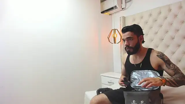 JEAN LEWIS2 online show from April 23, 2026, 8:32 pm