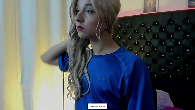 Snapshot of BellaRoge chatting on June 13, 2026, 5:27 am BellaRoge online show from June 13, 2026, 5:27 am