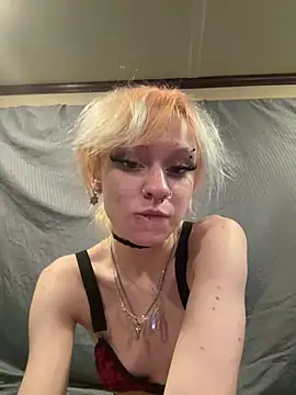 Snapshot of simplyobsessedwher chatting on March 15, 2026, 12:39 am simplyobsessedwher online show from March 15, 2026, 12:39 am