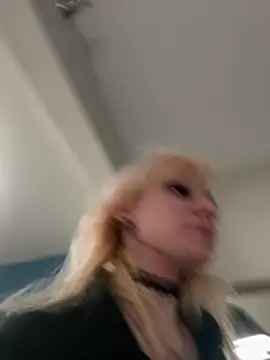 Snapshot of simplyobsessedwher chatting on March 30, 2026, 9:27 pm simplyobsessedwher online show from March 30, 2026, 9:27 pm